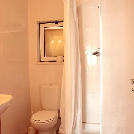 Charming House In Burinhosa, Pataias With Shared Pool 度假居 Burinhosa