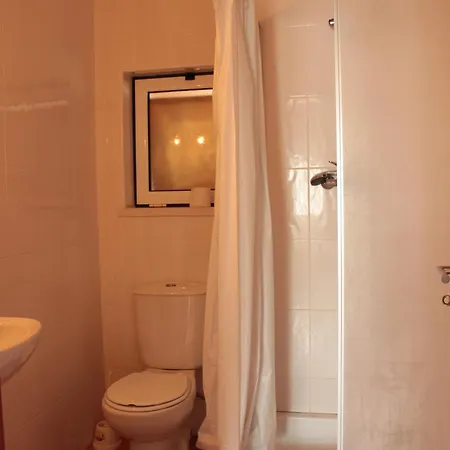 Σπίτι διακοπών Charming House In Burinhosa, Pataias With Shared Pool Burinhosa