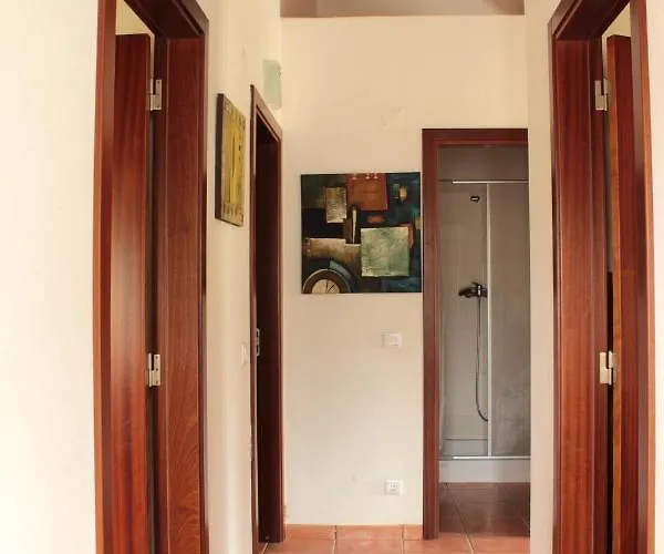 Дом отдыха Charming House In Burinhosa, Pataias With Shared Pool *