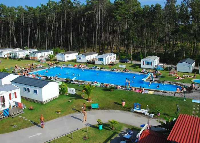 بيت للعطل Charming House In Burinhosa, Pataias With Shared Pool